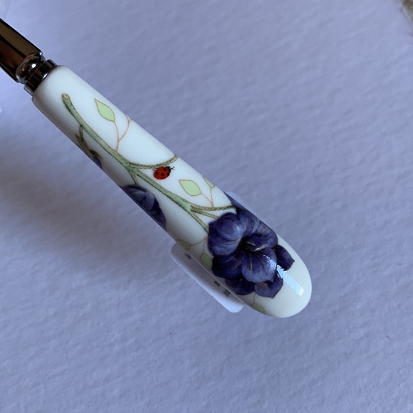 Lenox Butterfly Meadow Cocktail Forks  Set of 6 - Picture 7 of 10